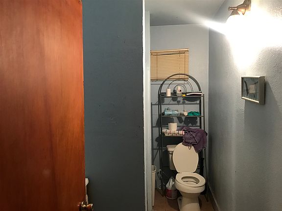 5th image of 100 N Lakeview Dr