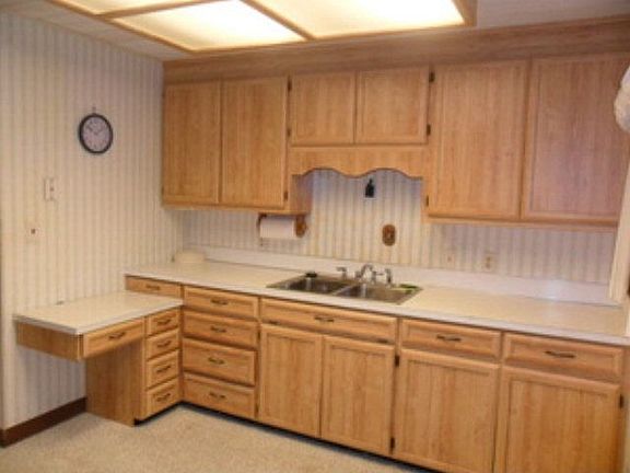 4th image of 476 Midland Dr