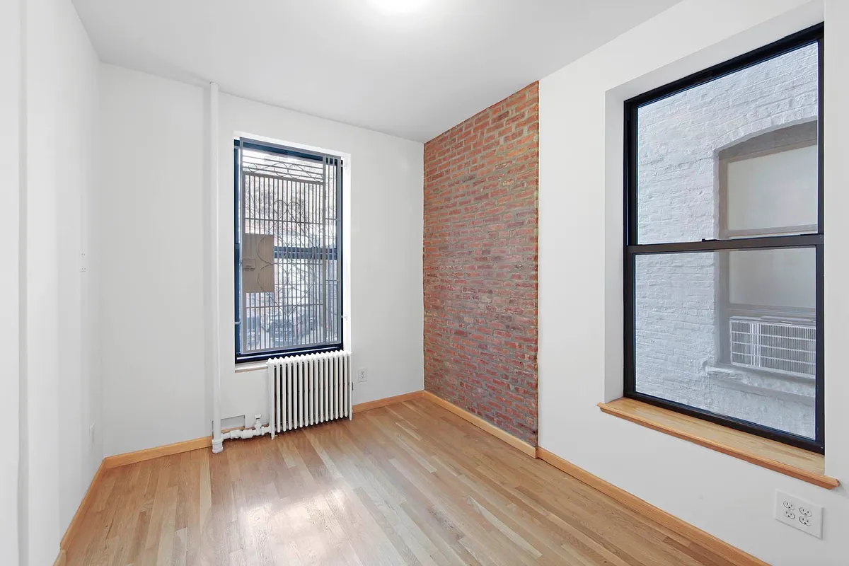 Building Photo - 413 E 90th St #3F