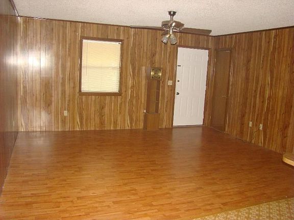 3rd image of 907 S 26th St