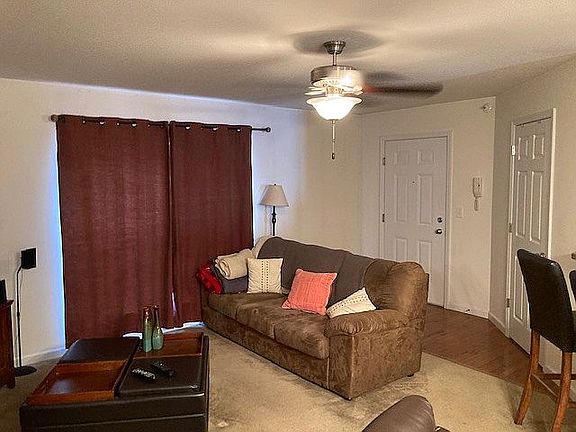 5th image of 724 Harbor Woods Dr Unit A