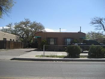 5th image of 1512 Carlisle Blvd SE