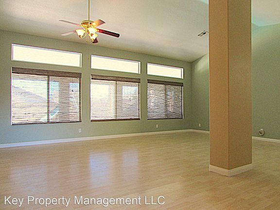 3rd image of 1006 Winding Hill St