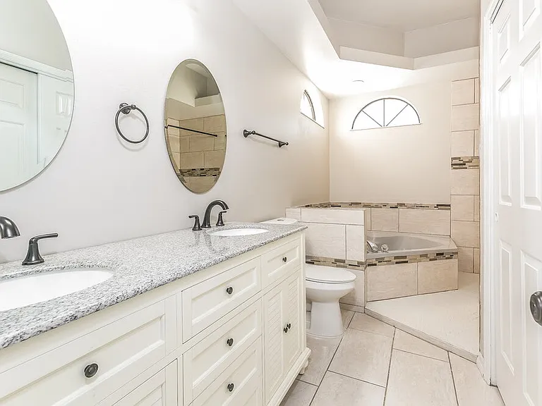 8728 Grandee Dr — Photo 11