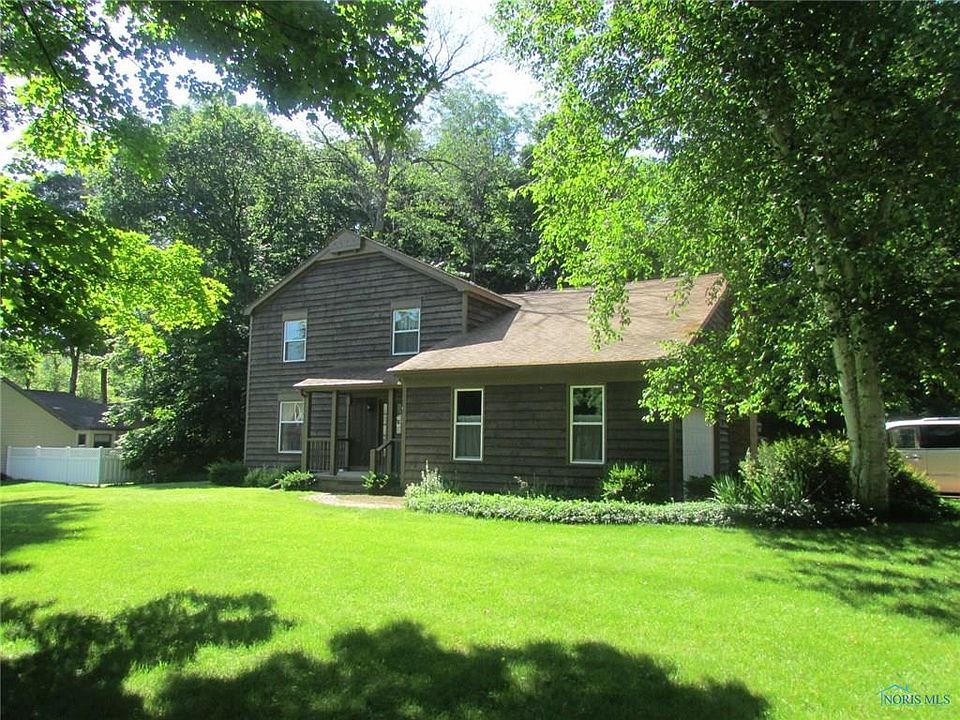 1st image of 2929 Briarwood Dr