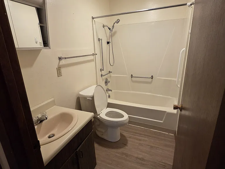816 Main St #6 — Photo 7