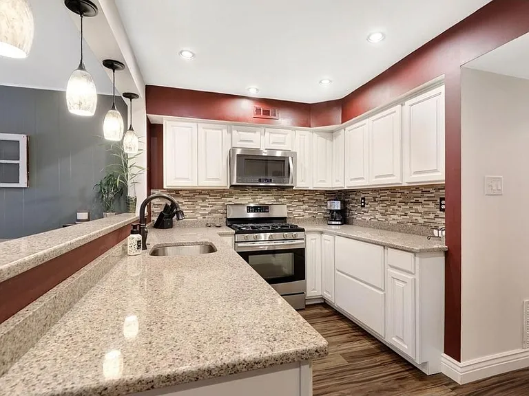 233 Shady Ln — Photo 13