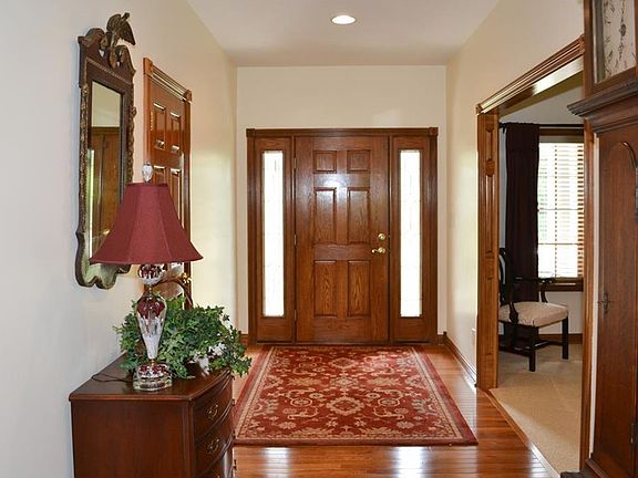 2nd image of 112 Woodfield Pl