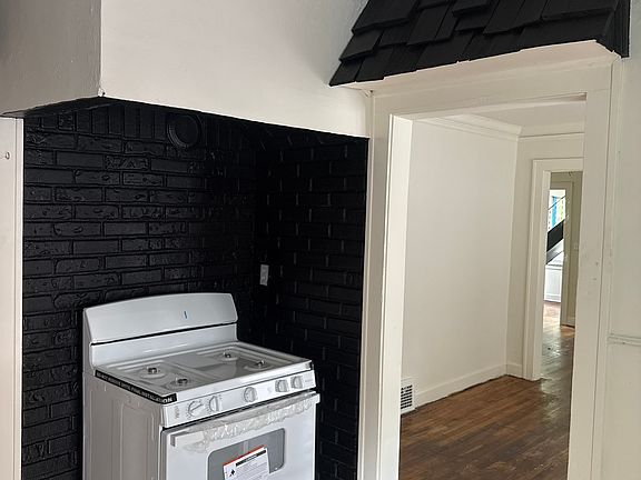 3rd image of 16007 Huntmere Ave #2