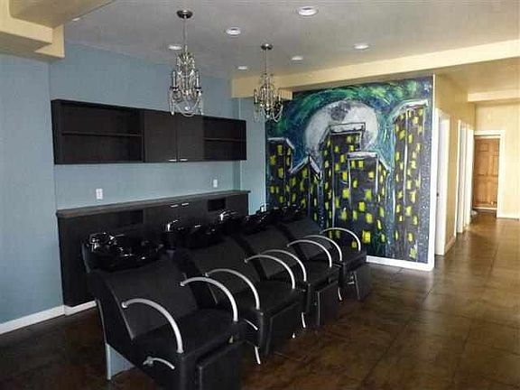 5th image of 123 W 1st Ave