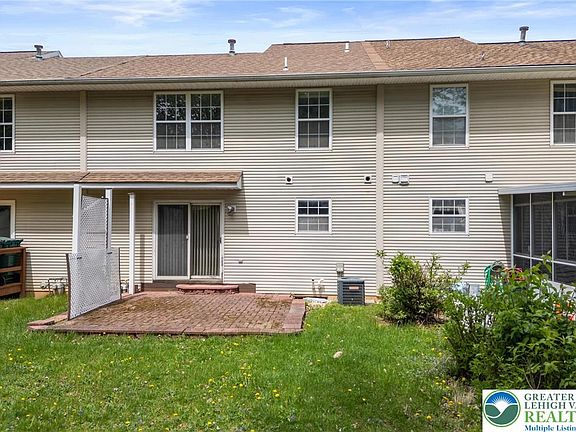 2nd image of 2732 Victoria Ln
