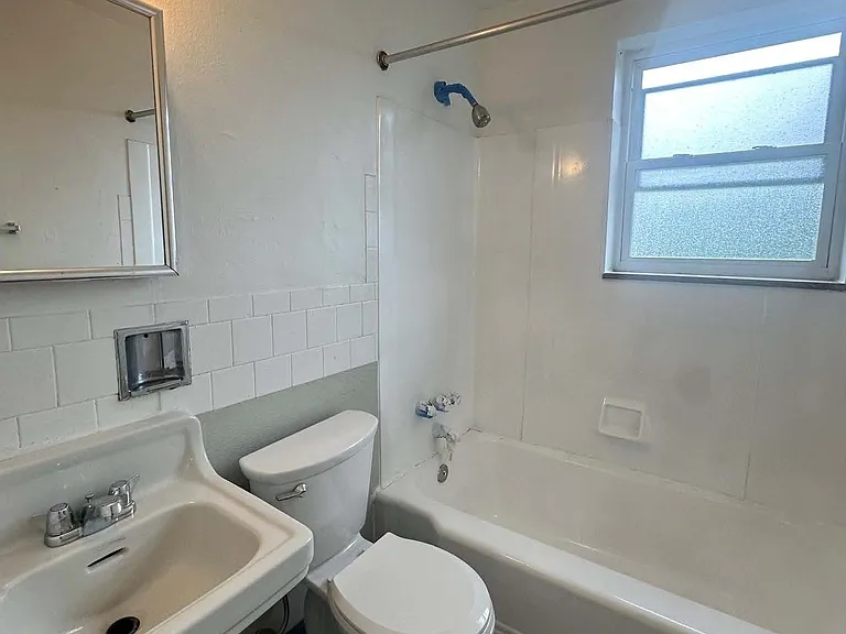 1680 Skyline Dr #18 — Photo 4