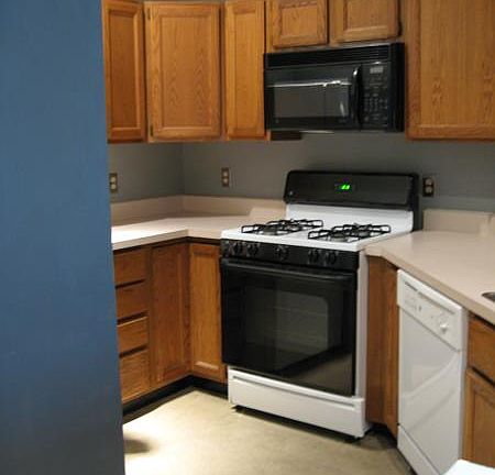 3rd image of 611 N Park Ave APT 111