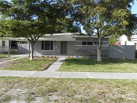 1st image of 1095 NE 144th St