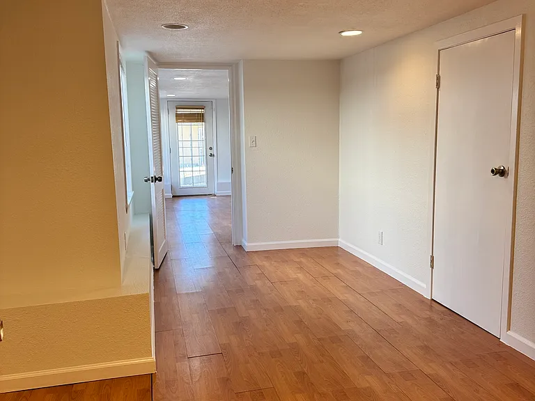 339 Ohio St — Photo 27