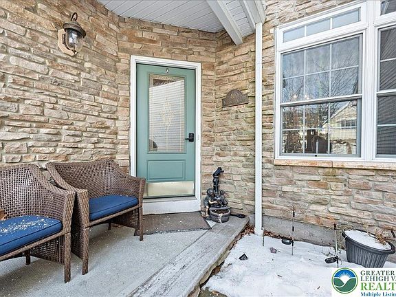 3rd image of 400 Inverness Cir