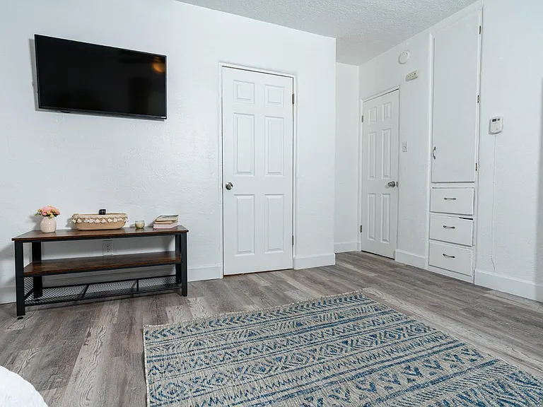 545 Cedar St SE #13 — Photo 2