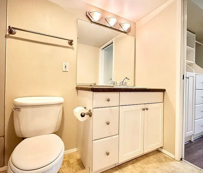 530 Melrose Ave E #407 — Photo 16