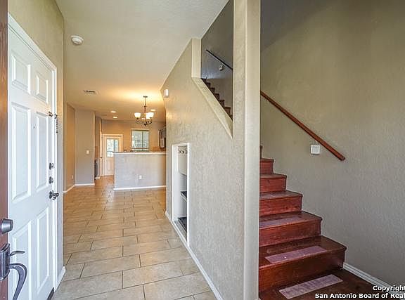 4th image of 425 Auburn Park