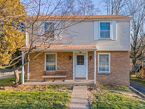 2nd image of 1525 Theresa Ave