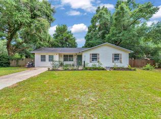 6215 Glenwood Dr, Milton, FL 32583