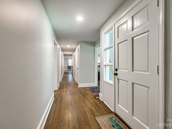 5th image of 803 Woodside Dr