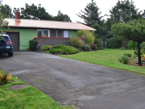 516 Sand Dune Ave SW, Ocean Shores, WA 98569