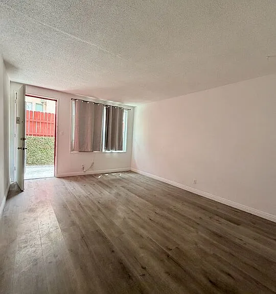 4848 Elmwood Ave #3 — Photo 6