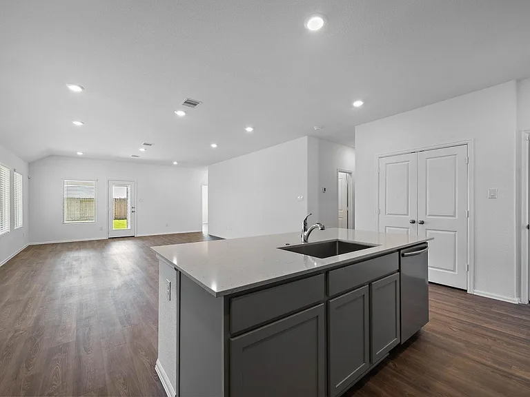 5010 Lavaridge Dr — Photo 7