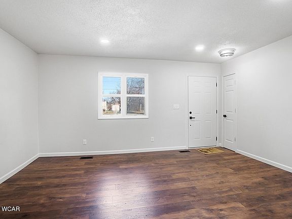 5th image of 1143 Brower Rd