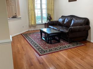 33 Tree Swallow Dr, Princeton, NJ 08540