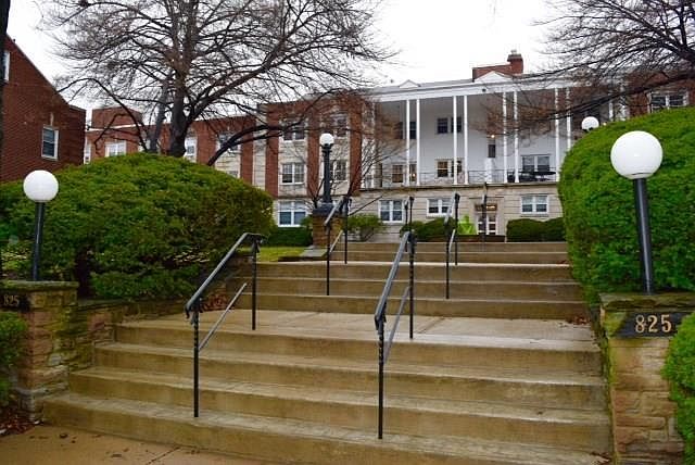 1st image of 825 Morewood Ave APT F1