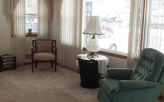 4th image of 1359 Riverlane Dr