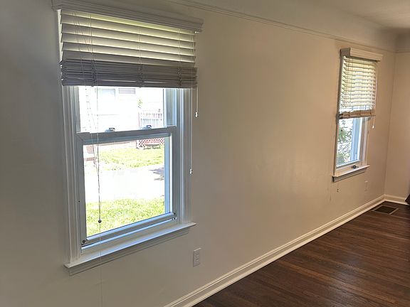 5th image of 1547 Commodore Rd