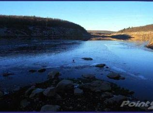 6527 Lock Ln, Slatington, PA 18080