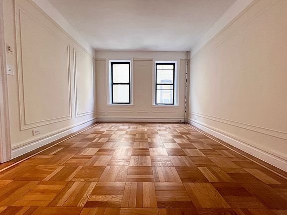 2nd image of 583 W 215th St APT E10