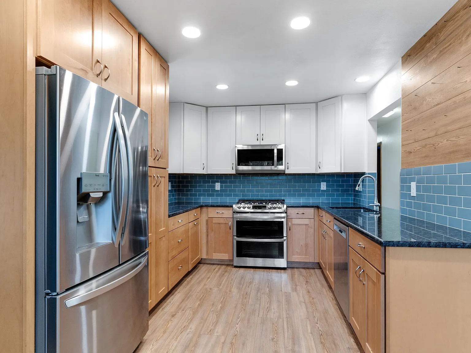 3 bed, 2062 sqft, $2,600 — Photo 4
