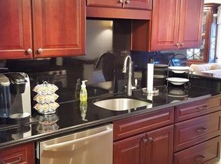 10 Country Club Ln #D, Milford, MA 01757