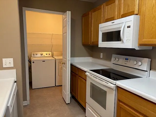 4303 Inverness St — Photo 9