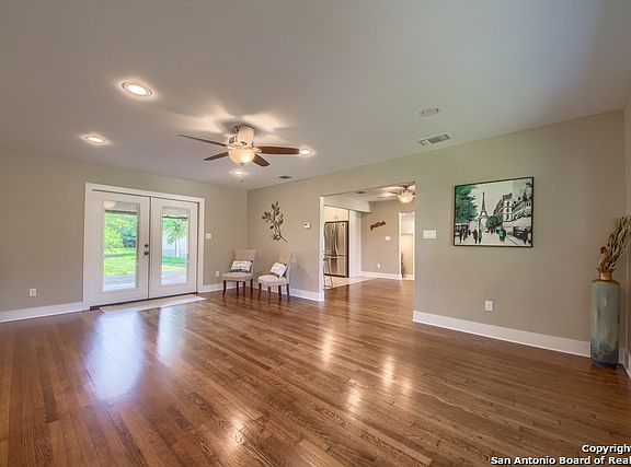 5th image of 2510 Blossom Dr