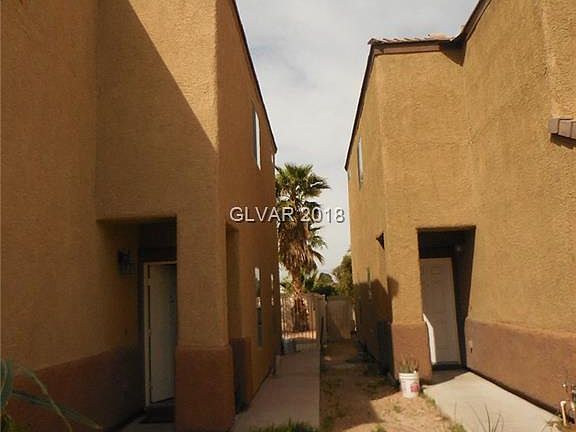 3rd image of 1625 White Skies Ct