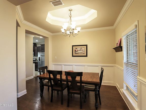 3rd image of 24921 Knollwood Dr