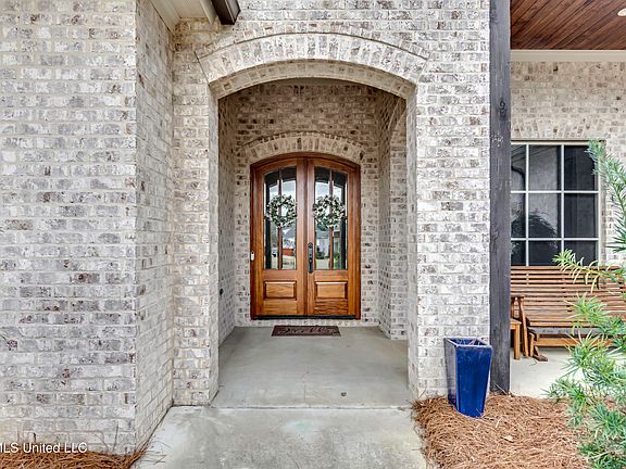 5th image of 224 S Woodcreek Rd