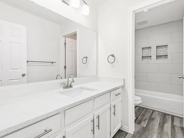 205 N Geneva Rd #13 — Photo 13
