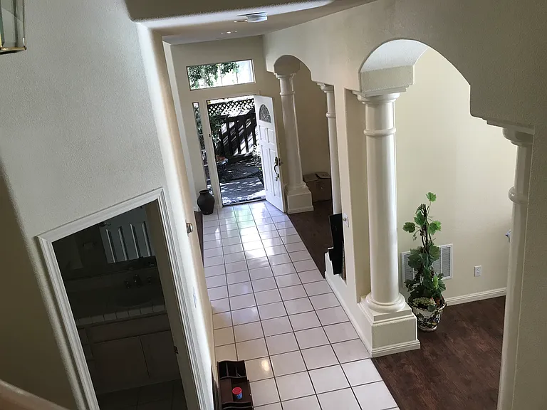 2120 Vizcaya Way — Photo 3