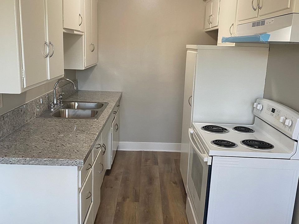Kitchen, new granite and flooring.