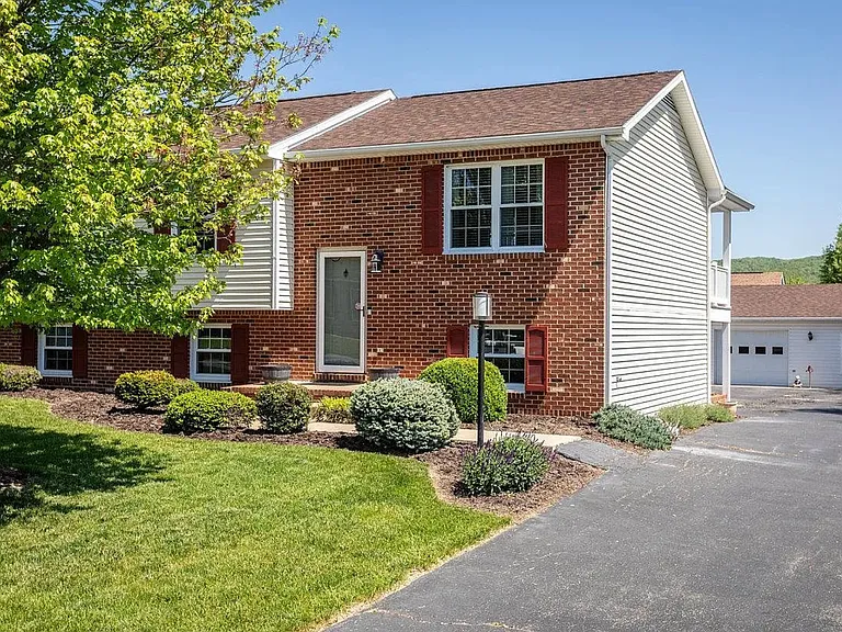 6352 W Donnagail Dr — Photo 5