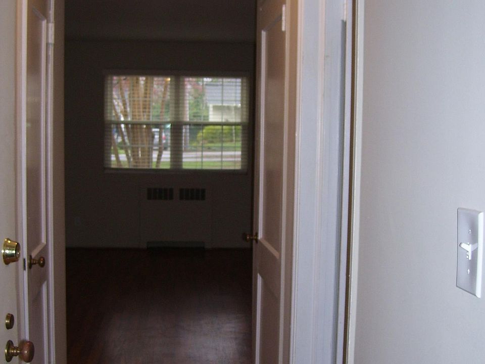 1st image of 100 Lewis Dr APT 21B