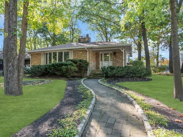 25 Caswell Ave, Fords, NJ 08863