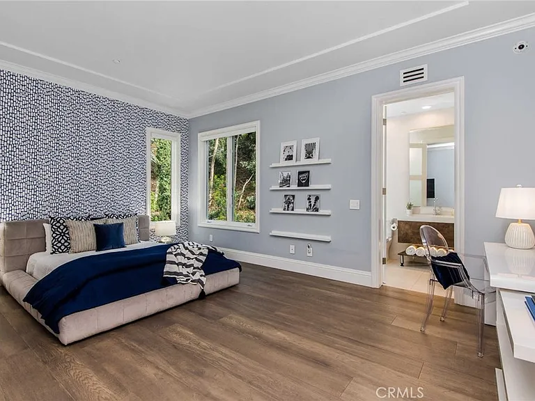 1756 Clear View Dr — Photo 45